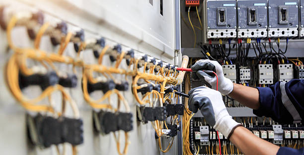 Professional Electrician technician working in Olive Branch, MS